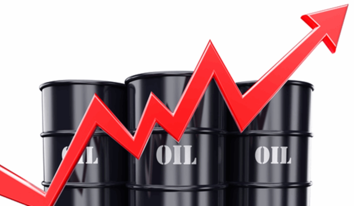Oil Prices Jump More Than 4% as US and Iran Trade Attacks Over Strait of Hormuz